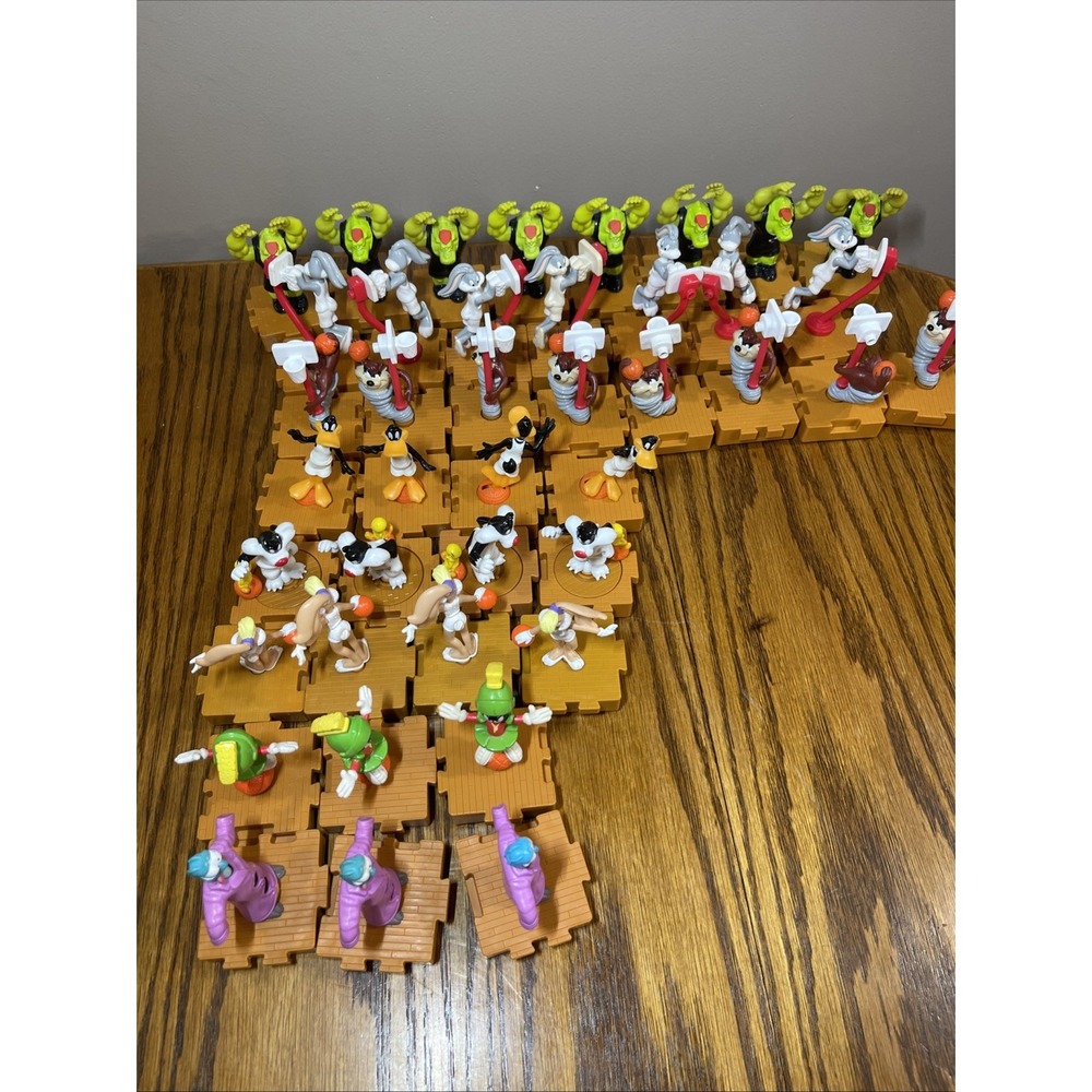 Lot of 41 McDonald's Space Jam Happy Meal 1996 Looney Tunes Connectable Court